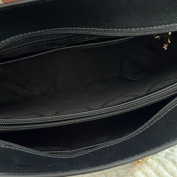 Michael Kors ‘Voyager’ Leather Tote Bag - Picture 5 of 10